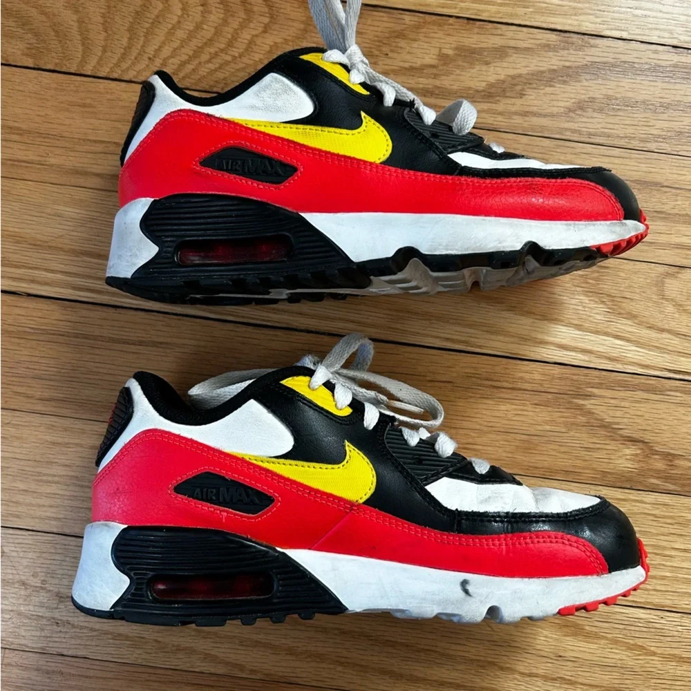 NIke Air Max 90 Youth Sneakers Size US 3 Big Kids